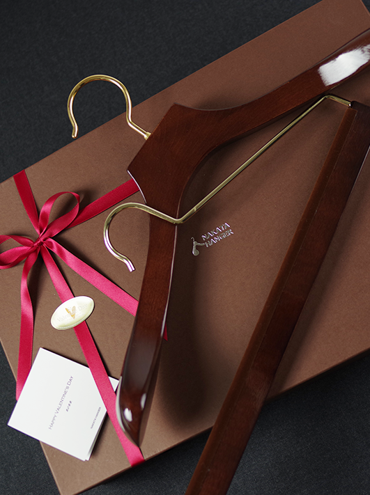 The Chocolate Hanger for Valentine's Day Gift | 特集 | NAKATA HANGER