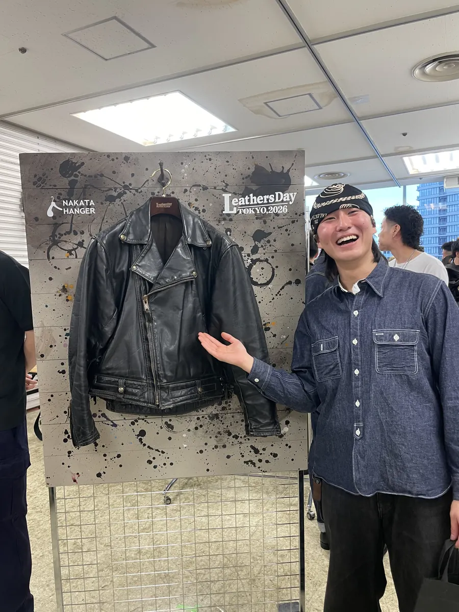 フォトブースで撮影したレザージャケット