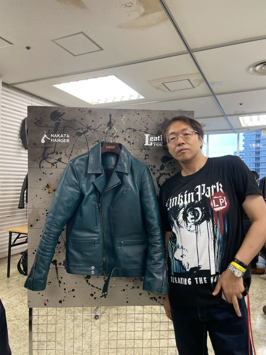 フォトブースで撮影したレザージャケット