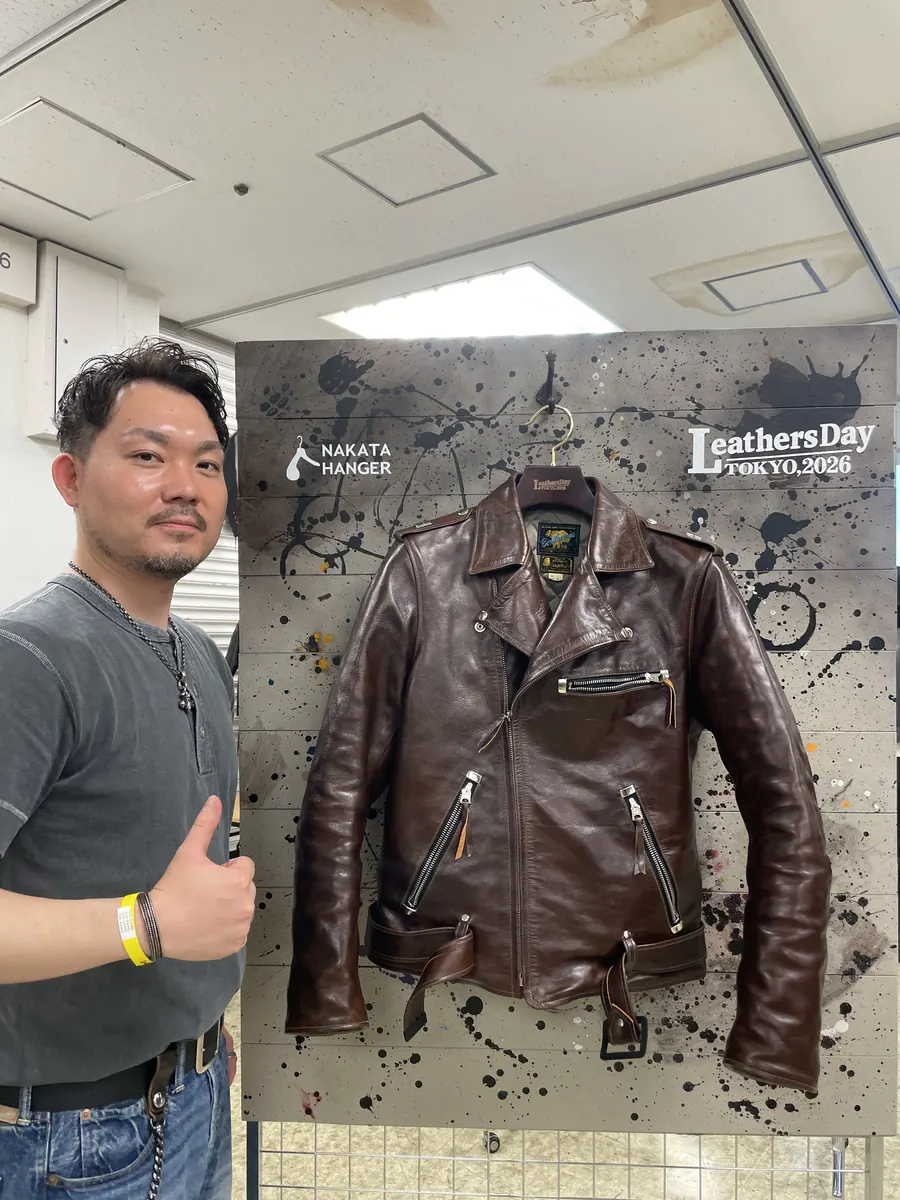 フォトブースで撮影したレザージャケット