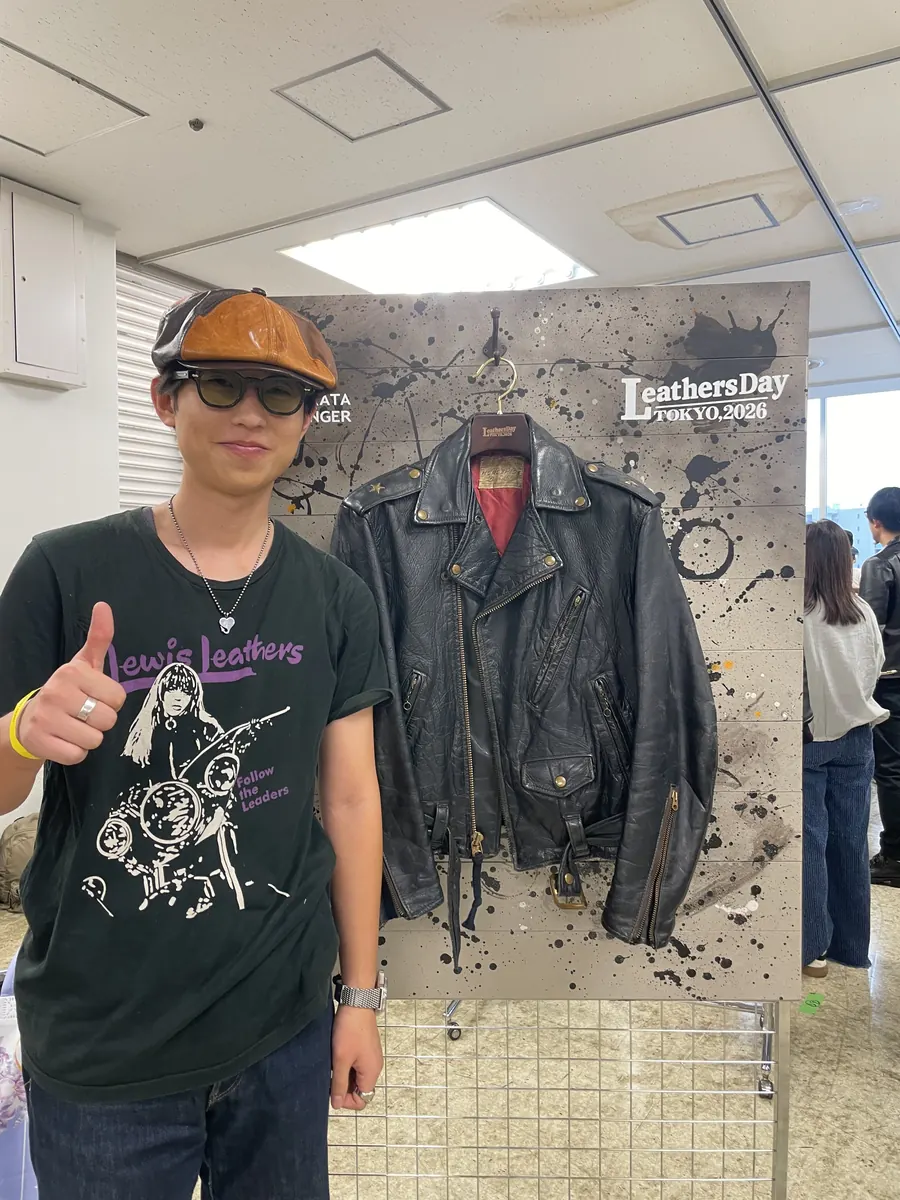 フォトブースで撮影したレザージャケット