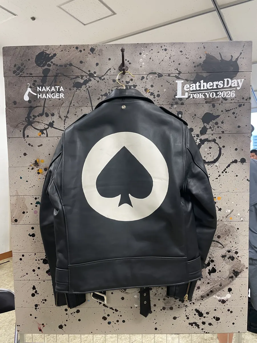 フォトブースで撮影したレザージャケット