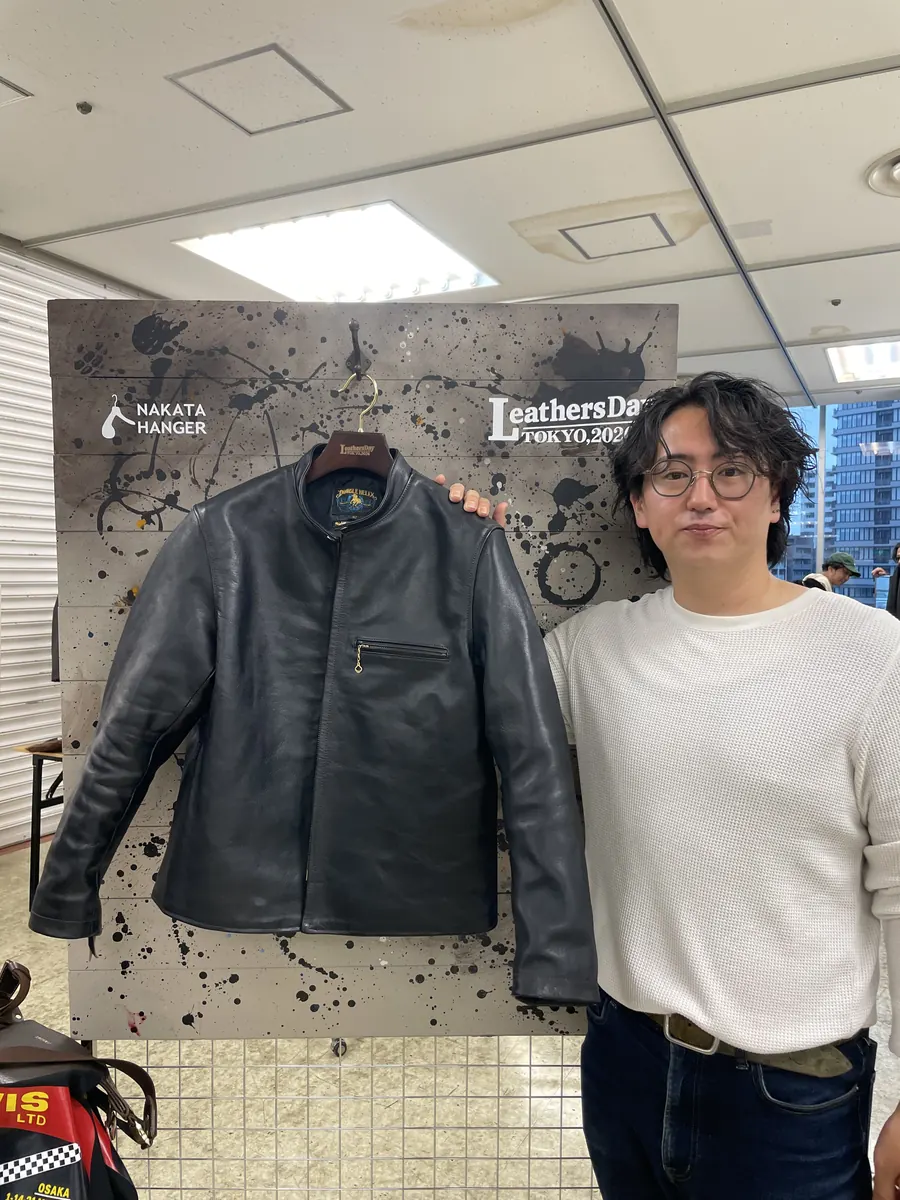 フォトブースで撮影したレザージャケット