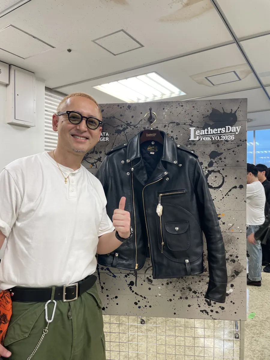 フォトブースで撮影したレザージャケット