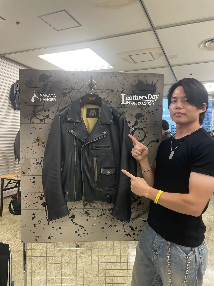 フォトブースで撮影したレザージャケット