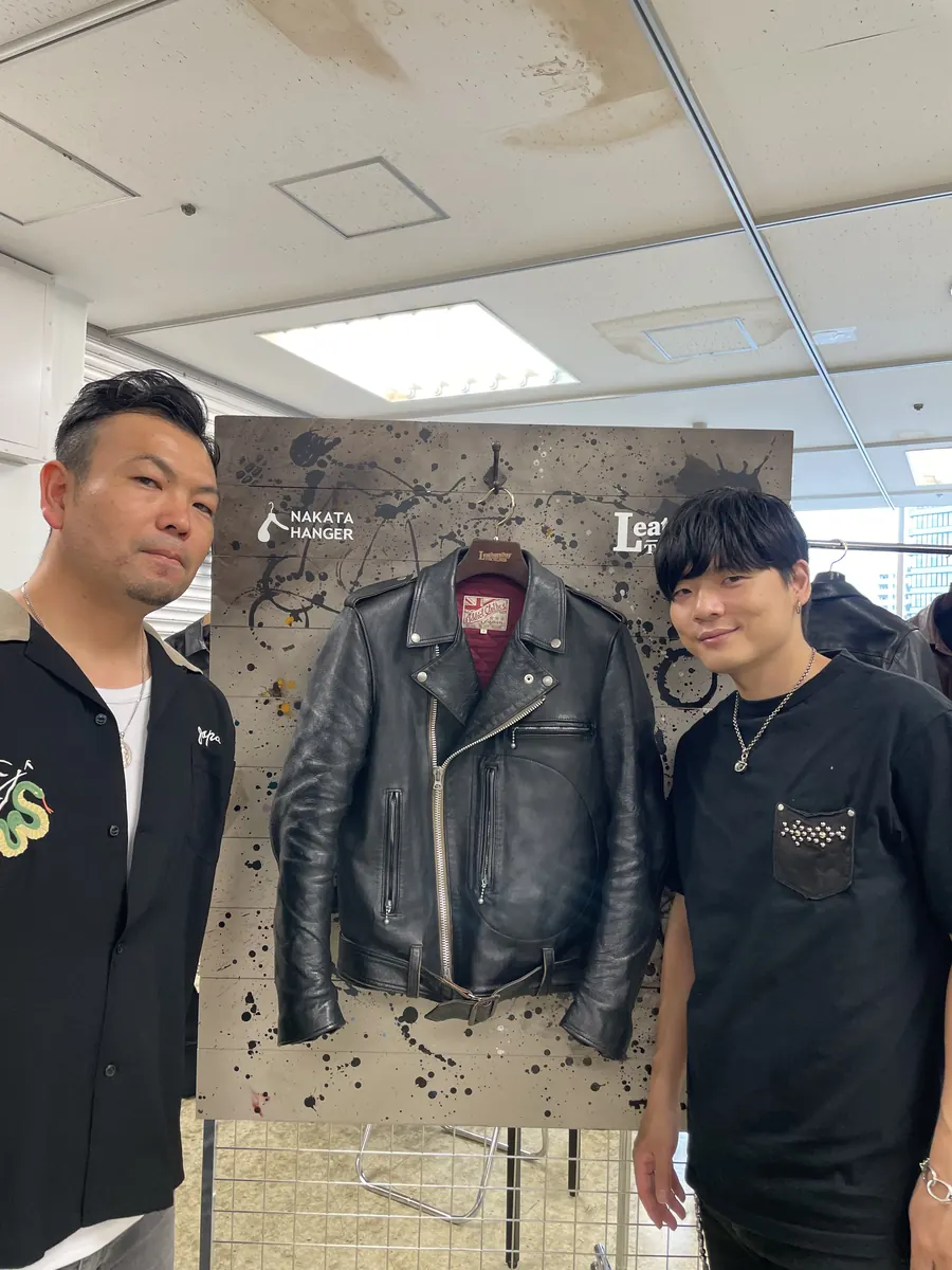 フォトブースで撮影したレザージャケット