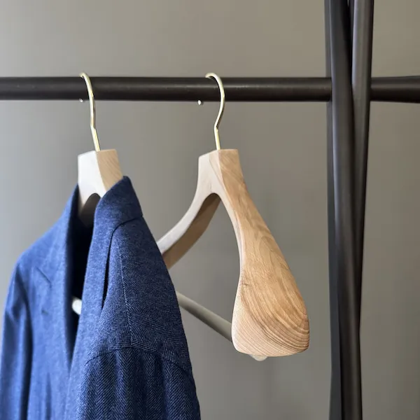 THE HANGER DAYS 2026 無塗装スーツハンガー