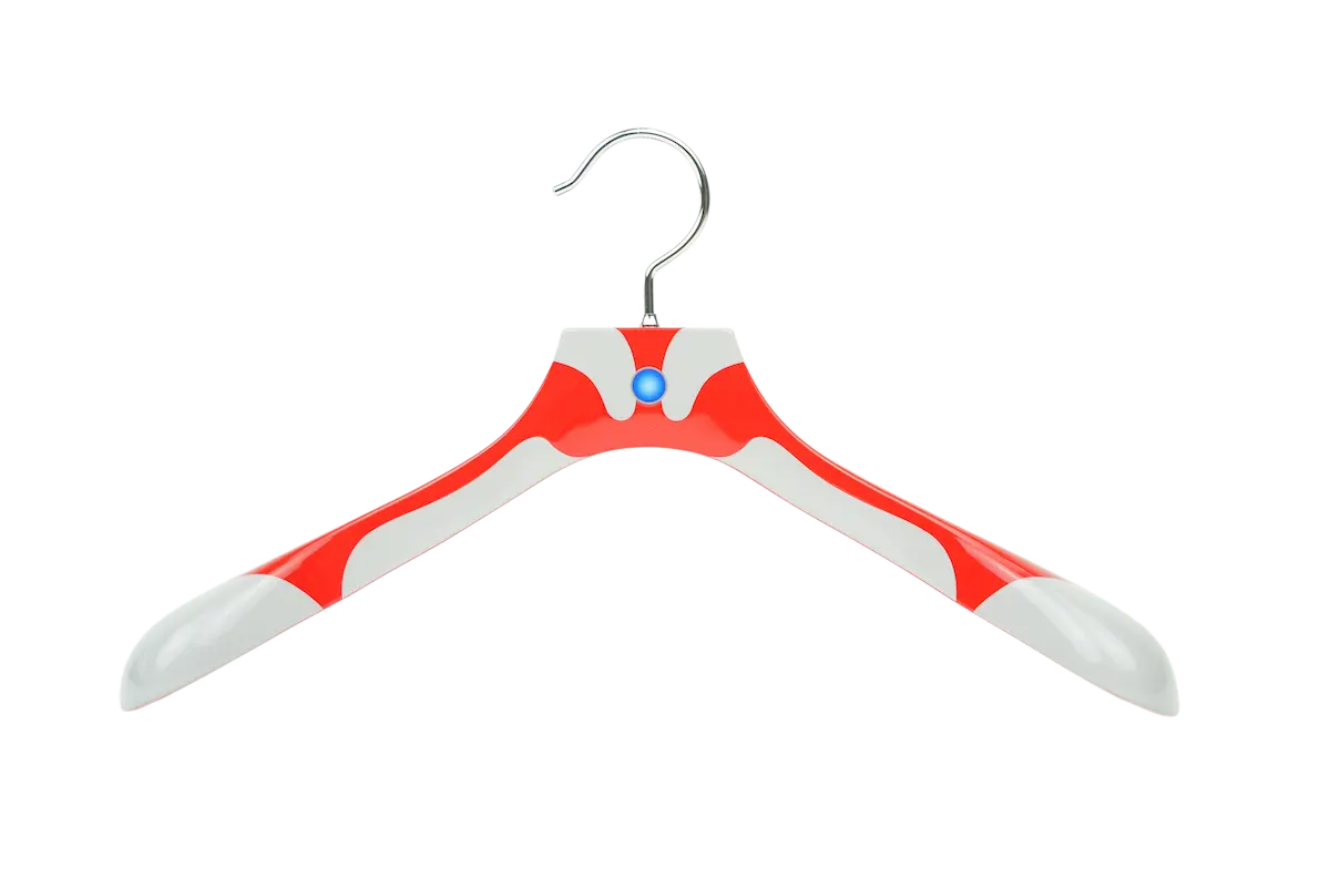 ウルトラマンカラーの赤い高級木製ハンガー「AUT-03UTM」